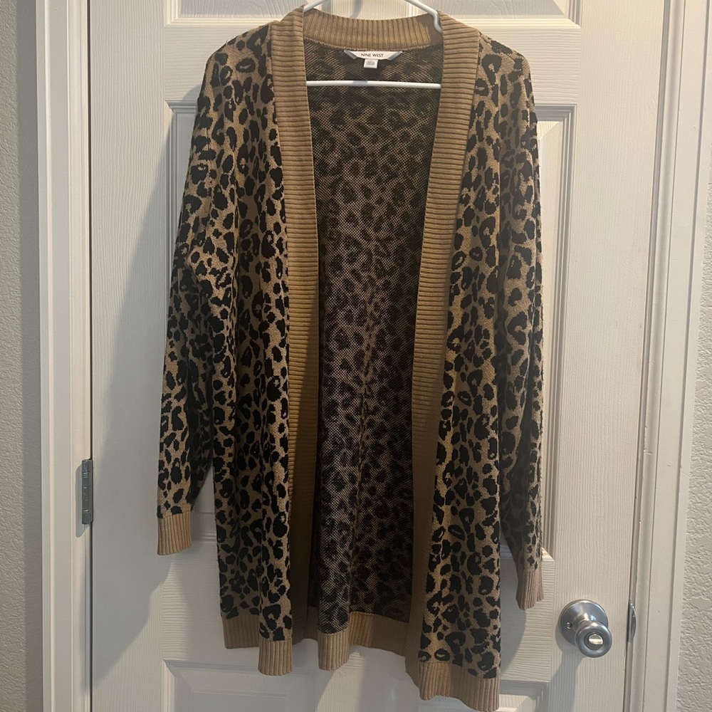 Leopard print warm cardigan